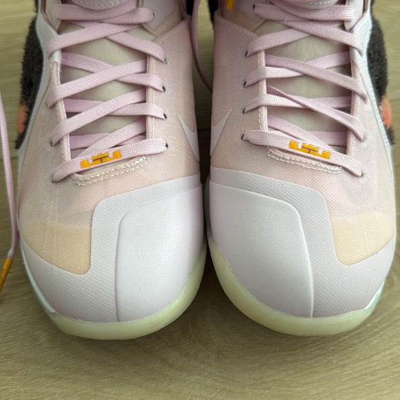 NIKE LEBRON 9 “KING OF LA” 2022 SNEAKERS - Picture 7 of 11